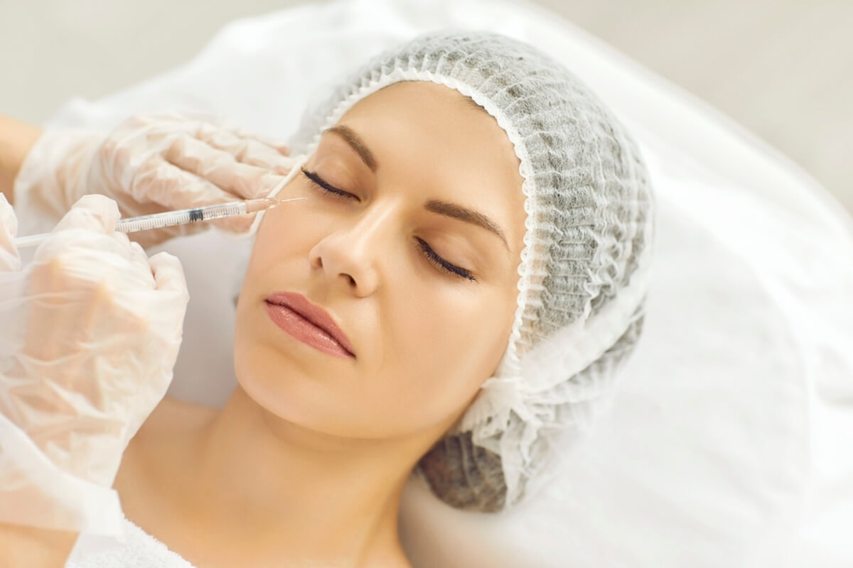 i.php?p=O femeie cu pielea stralucitoare si fara cearcane dupa tratamentul cu acid hialuronic.jpg